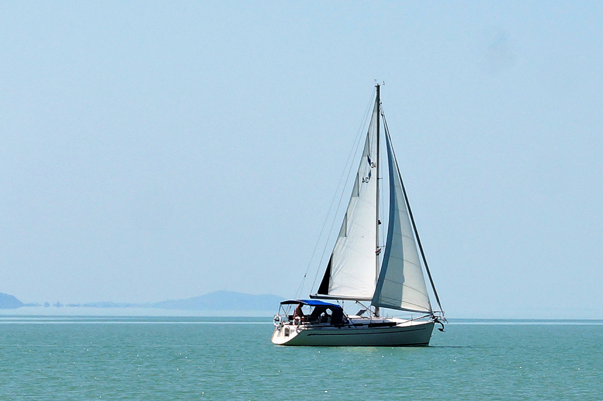 Vitorlás oktatás a Balatonon